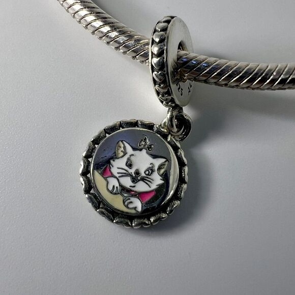 Disney x Pandora Aristocats Marie Cat Lady Dangle Charm Pendant - Picture 6 of 12